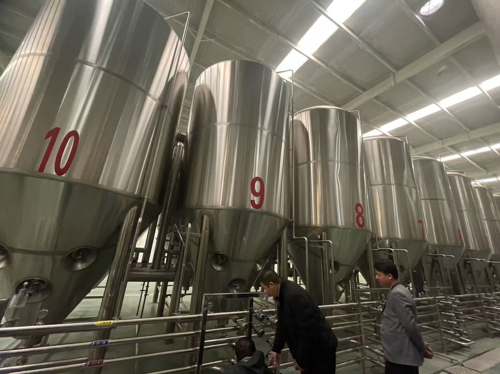 徽州精酿啤酒设备厂—平面布置、设备设计、制造、调试、培训等一条龙服务